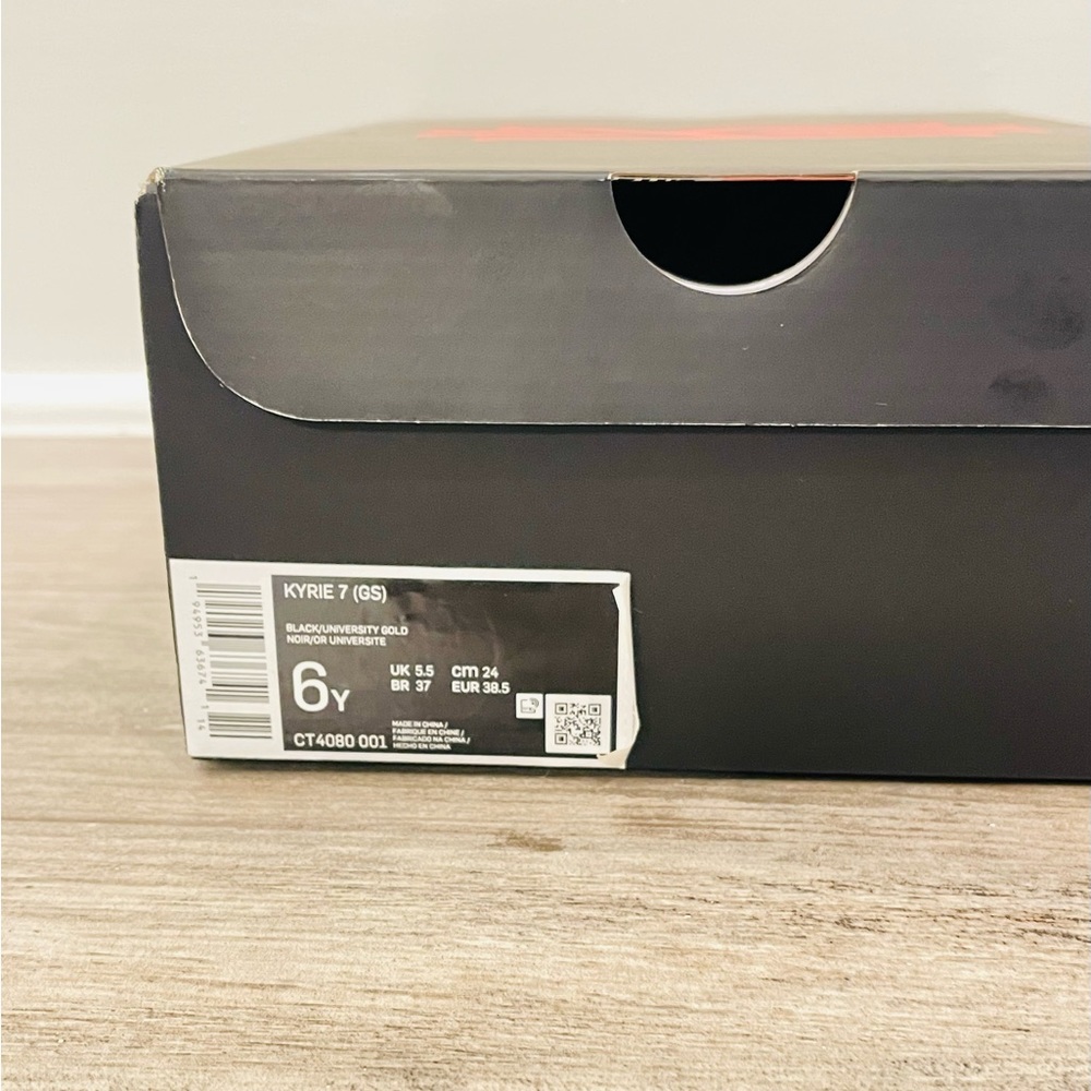 Nike Kyrie 7 size 6Y university black and gold…fresh and fly